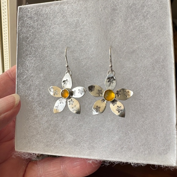 Handmade Flower sterling silver earrings - Picture 8 of 8